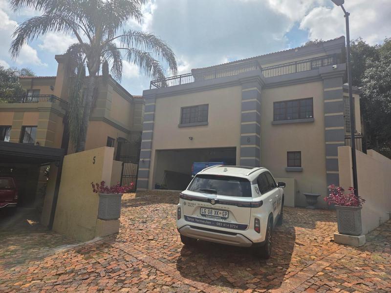 To Let 4 Bedroom Property for Rent in Faerie Glen Gauteng