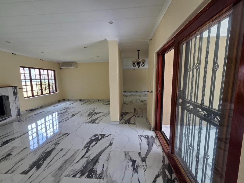 To Let 4 Bedroom Property for Rent in Faerie Glen Gauteng