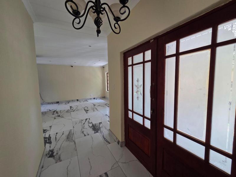 To Let 4 Bedroom Property for Rent in Faerie Glen Gauteng