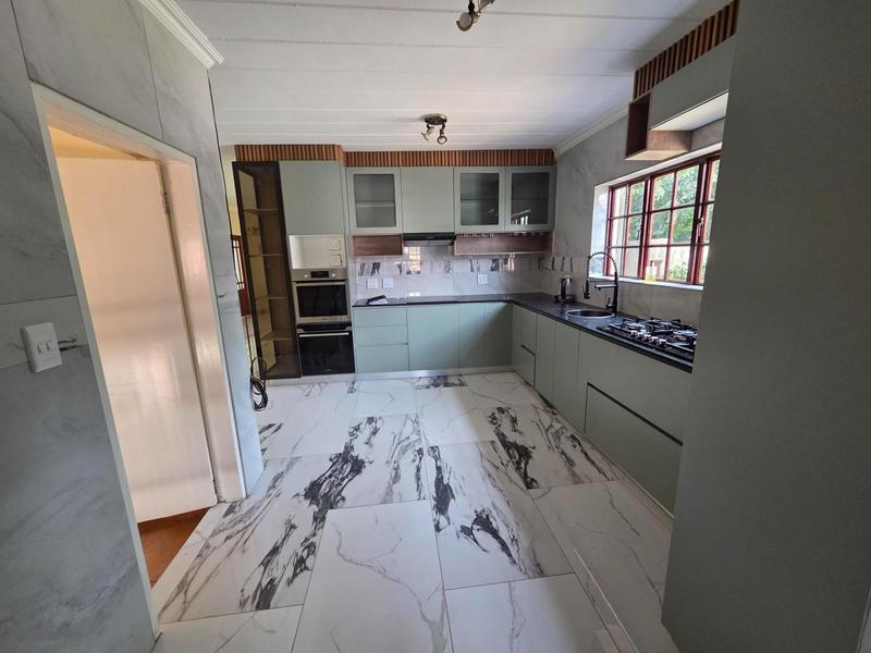 To Let 4 Bedroom Property for Rent in Faerie Glen Gauteng