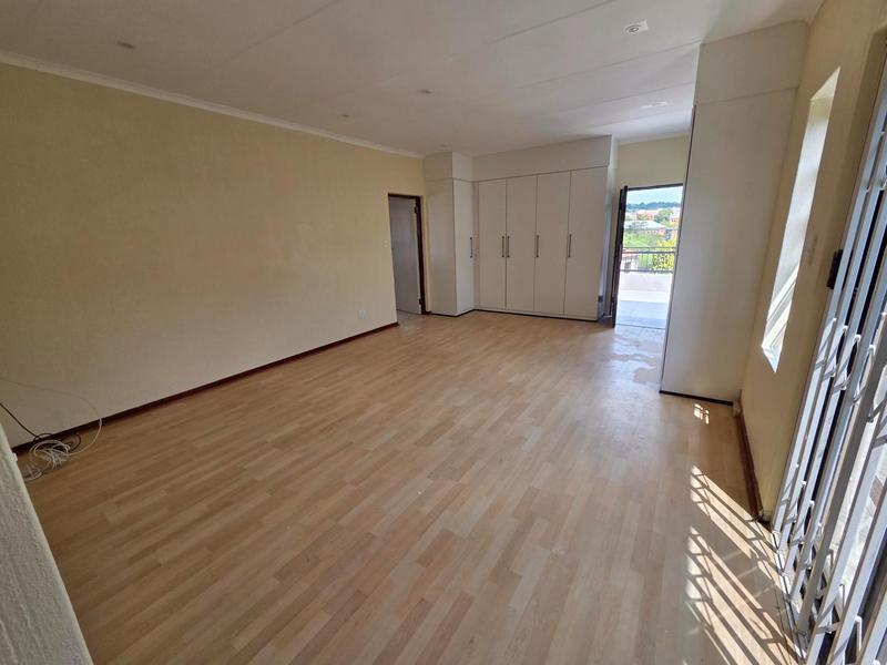 To Let 4 Bedroom Property for Rent in Faerie Glen Gauteng