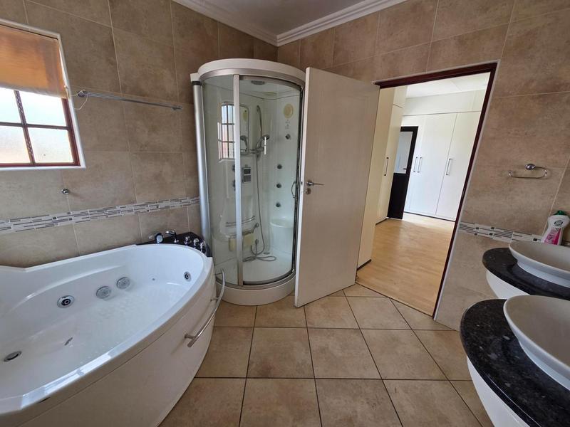 To Let 4 Bedroom Property for Rent in Faerie Glen Gauteng