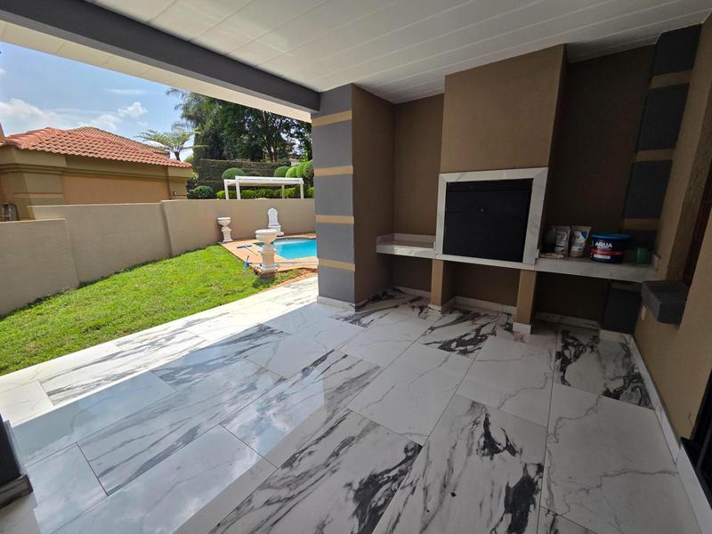 To Let 4 Bedroom Property for Rent in Faerie Glen Gauteng