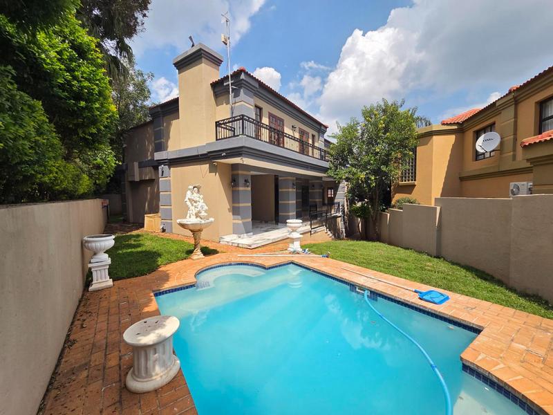 To Let 4 Bedroom Property for Rent in Faerie Glen Gauteng