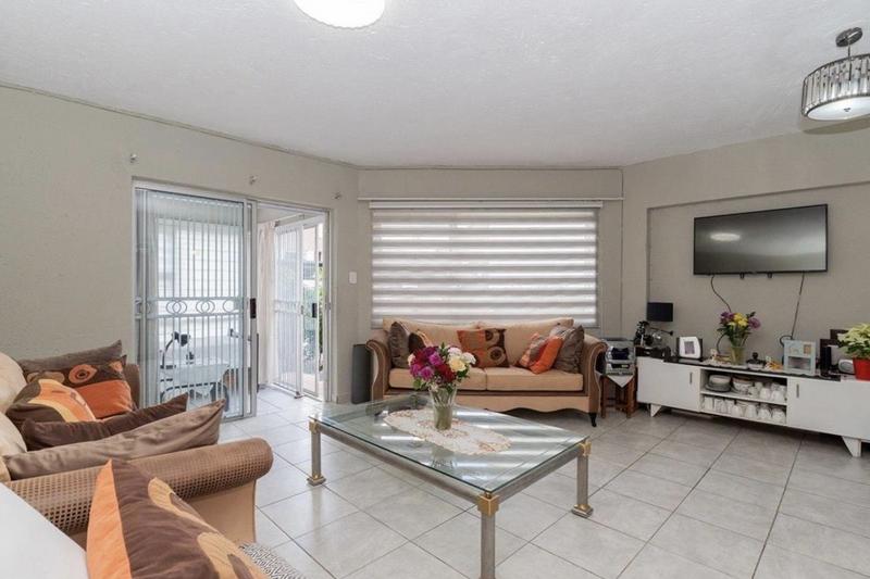 1 Bedroom Property for Sale in Bedfordview Gauteng