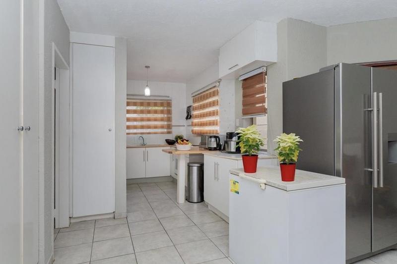 1 Bedroom Property for Sale in Bedfordview Gauteng