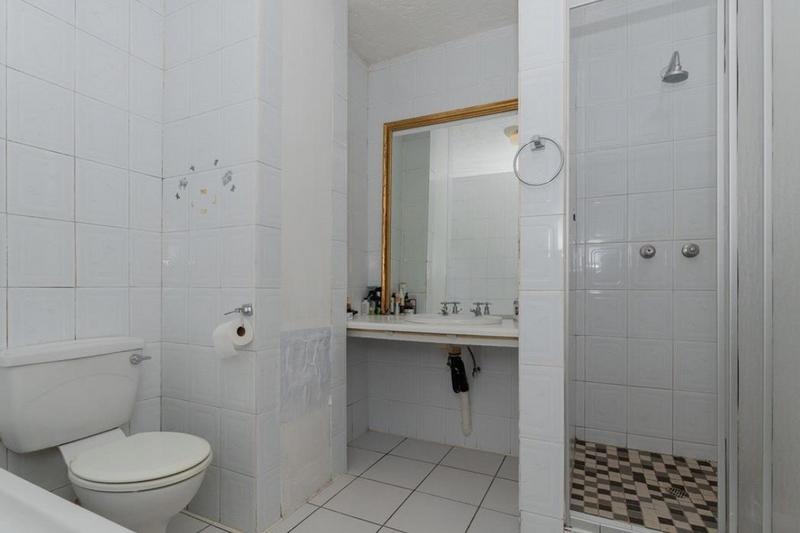 1 Bedroom Property for Sale in Bedfordview Gauteng