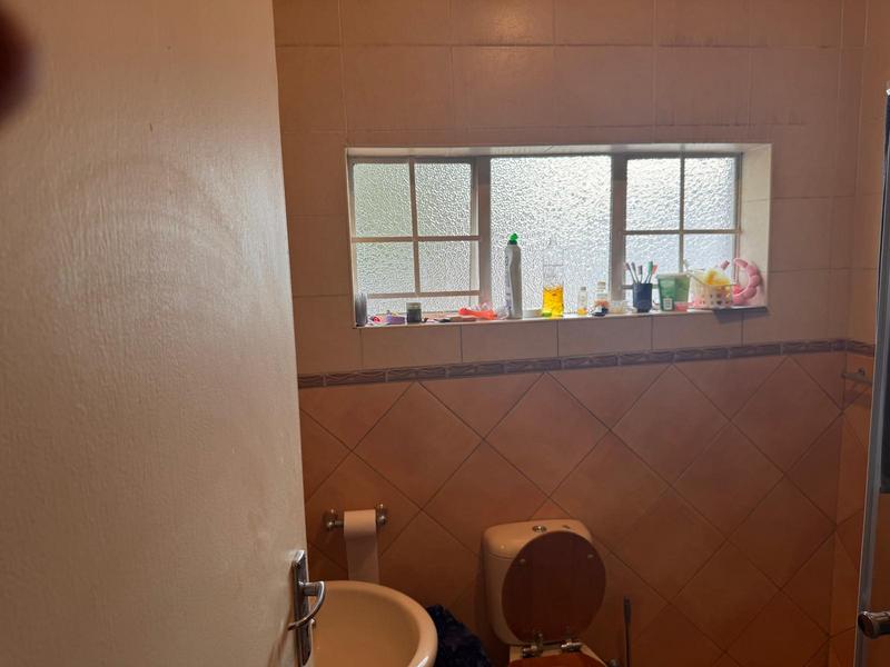 To Let 2 Bedroom Property for Rent in Edenvale Gauteng