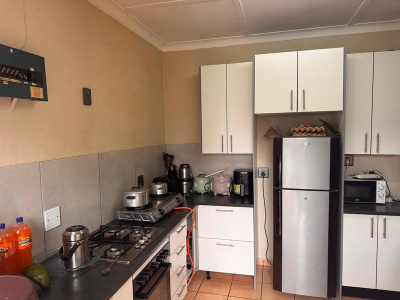 To Let 2 Bedroom Property for Rent in Edenvale Gauteng