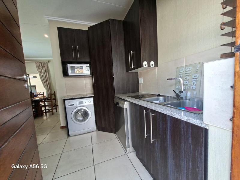 5 Bedroom Property for Sale in Kyalami Hills Gauteng
