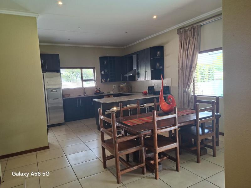 5 Bedroom Property for Sale in Kyalami Hills Gauteng