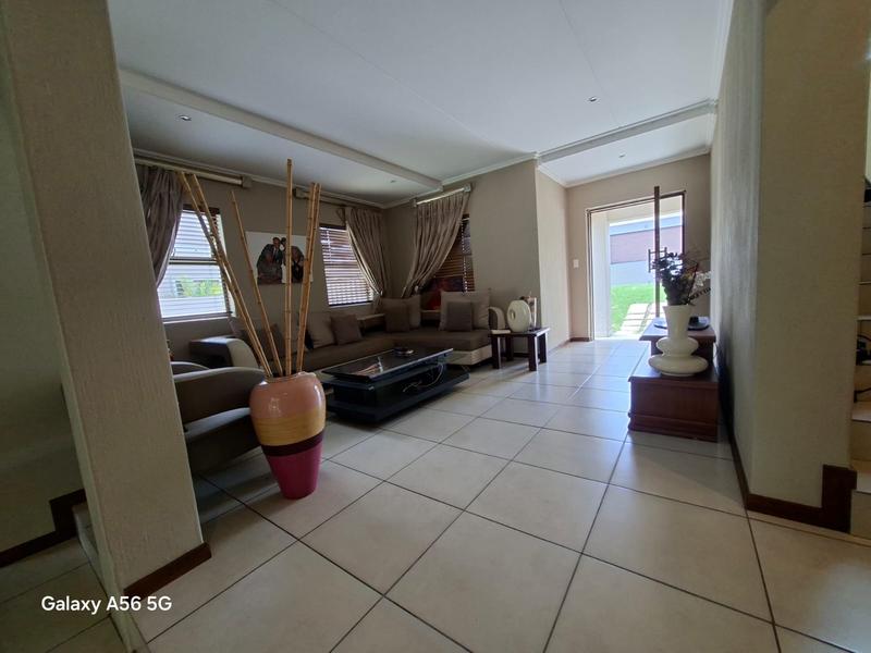 5 Bedroom Property for Sale in Kyalami Hills Gauteng