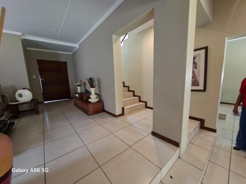 5 Bedroom Property for Sale in Kyalami Hills Gauteng