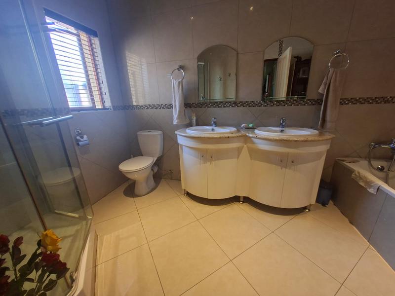 5 Bedroom Property for Sale in Sagewood Gauteng