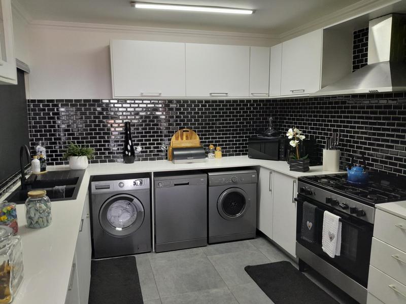 3 Bedroom Property for Sale in Sunnyrock Gauteng