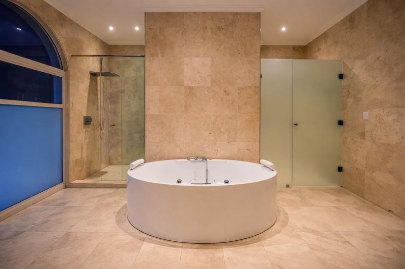 To Let 5 Bedroom Property for Rent in Waterkloof Ridge Gauteng