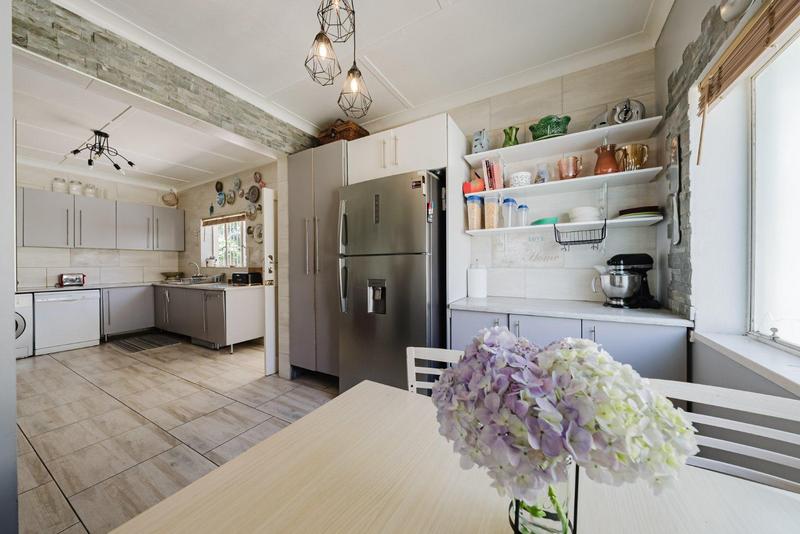 3 Bedroom Property for Sale in Linmeyer Gauteng