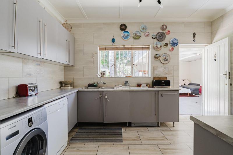 3 Bedroom Property for Sale in Linmeyer Gauteng