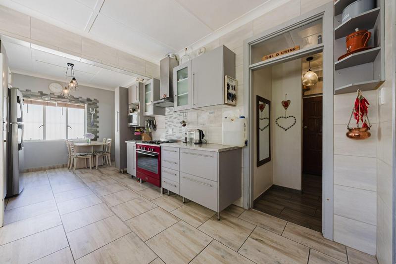 3 Bedroom Property for Sale in Linmeyer Gauteng