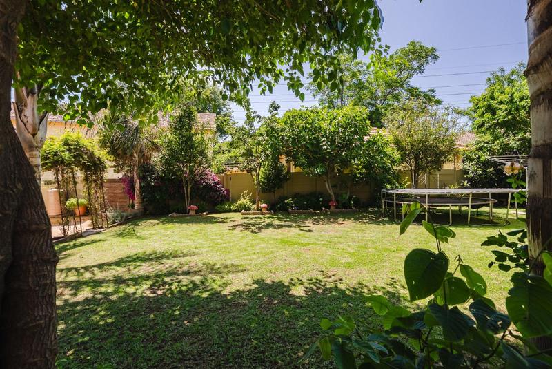 3 Bedroom Property for Sale in Linmeyer Gauteng