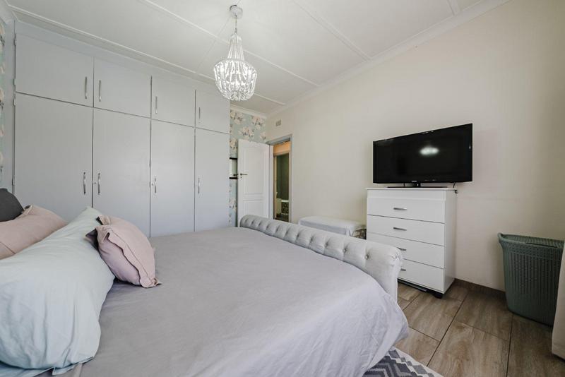 3 Bedroom Property for Sale in Linmeyer Gauteng