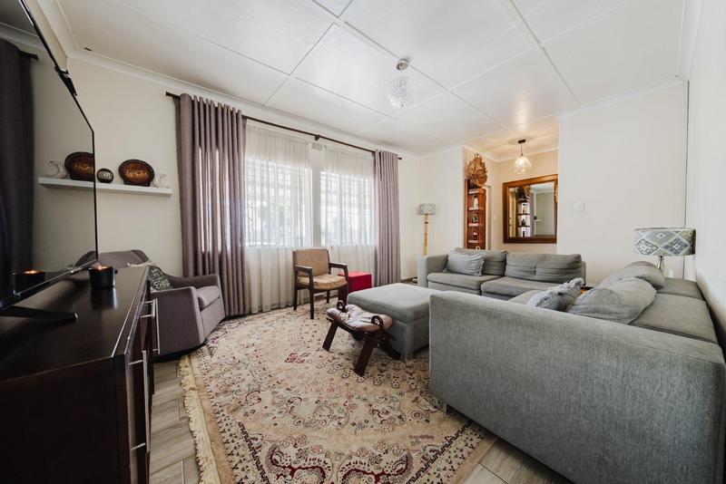 3 Bedroom Property for Sale in Linmeyer Gauteng