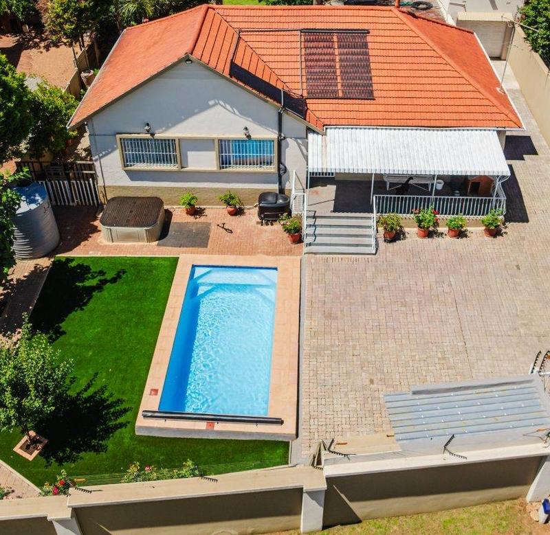 3 Bedroom Property for Sale in Linmeyer Gauteng