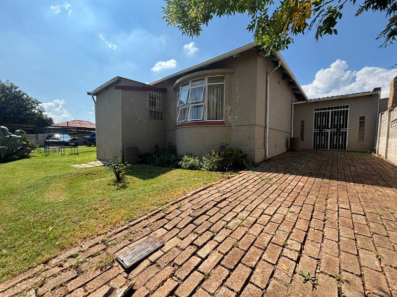 4 Bedroom Property for Sale in Maraisburg Gauteng