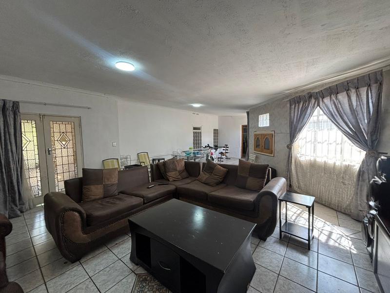 4 Bedroom Property for Sale in Maraisburg Gauteng