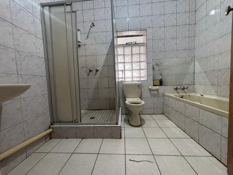 4 Bedroom Property for Sale in Maraisburg Gauteng
