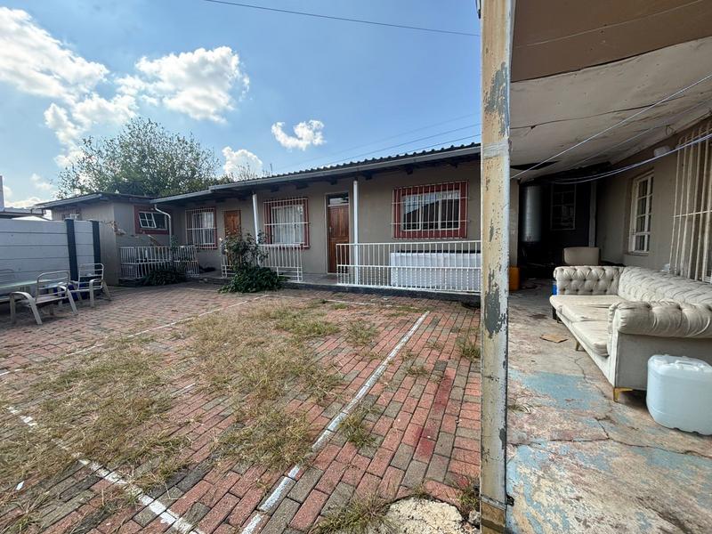 4 Bedroom Property for Sale in Maraisburg Gauteng