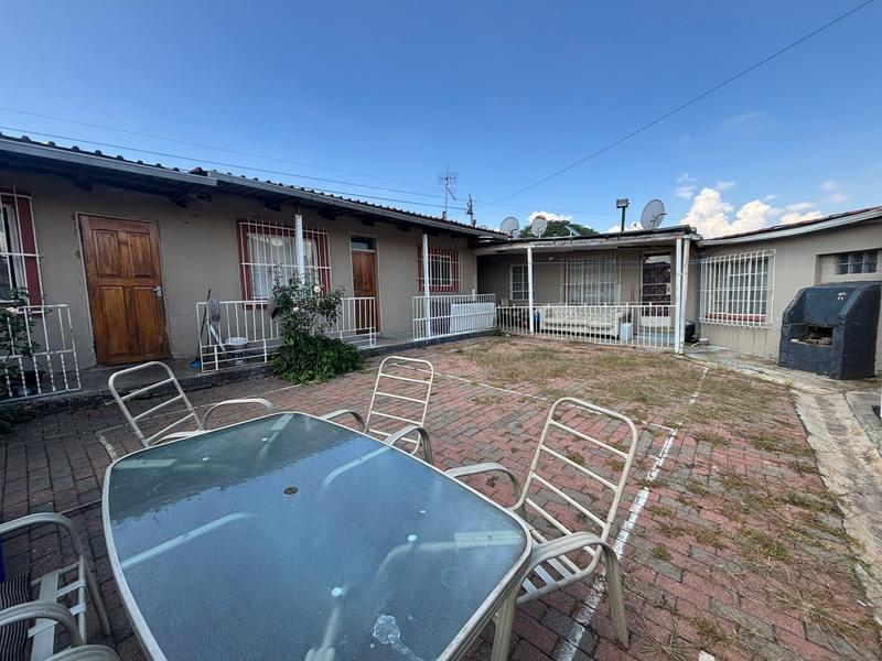 4 Bedroom Property for Sale in Maraisburg Gauteng
