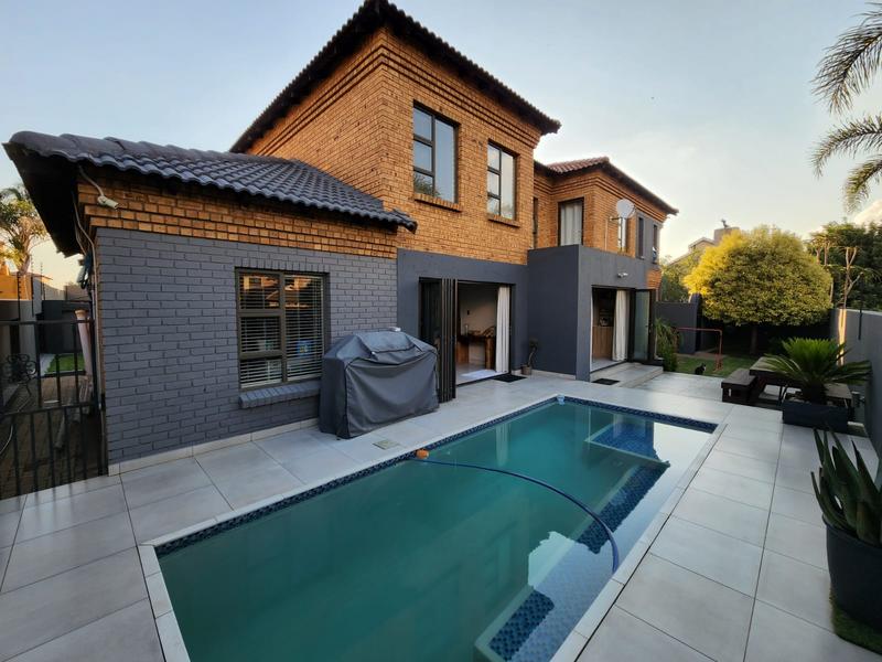 4 Bedroom Property for Sale in Sonneveld Gauteng