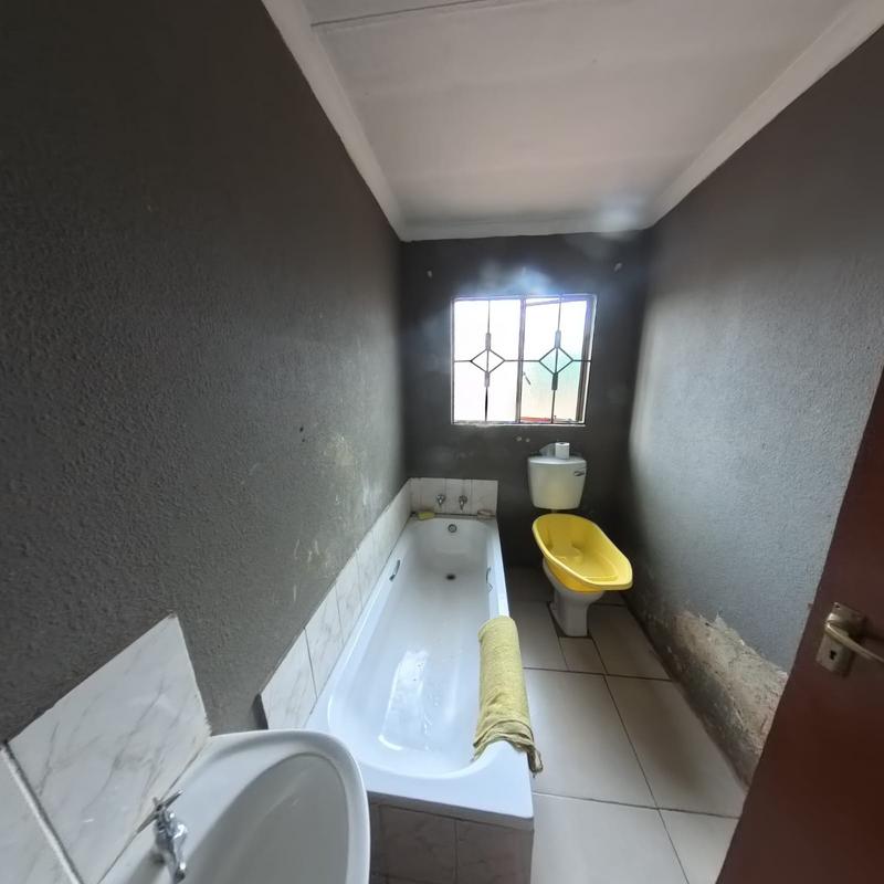 3 Bedroom Property for Sale in Clayville Gauteng