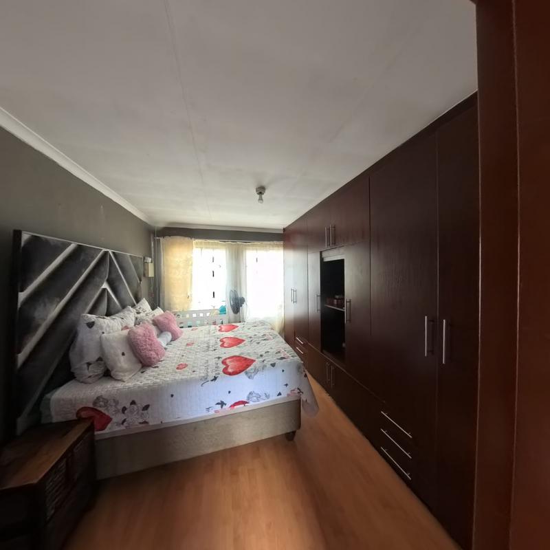 3 Bedroom Property for Sale in Clayville Gauteng