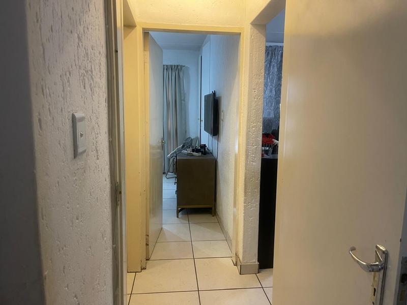 2 Bedroom Property for Sale in Mulbarton Gauteng