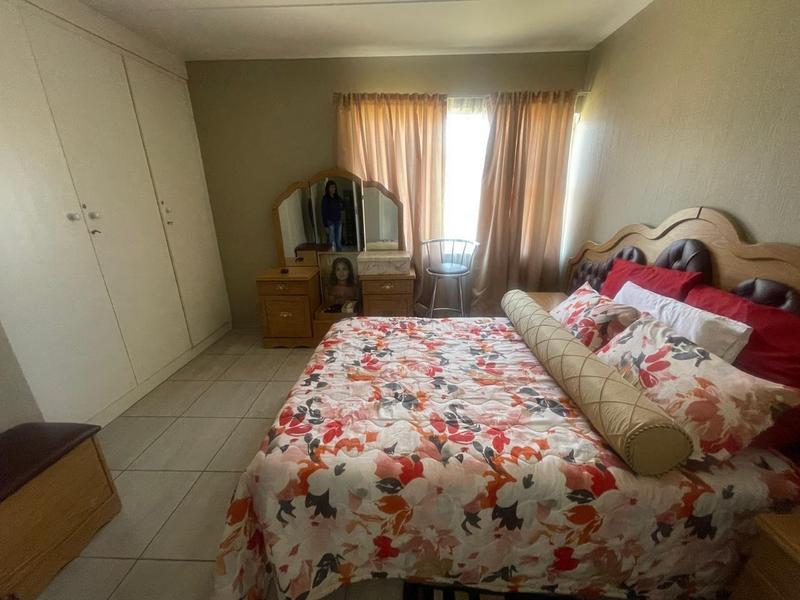 3 Bedroom Property for Sale in Oakdene Gauteng