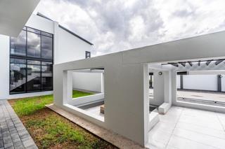 5 Bedroom Property for Sale in Six Fountains Residential Estate Gauteng