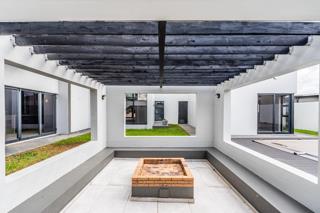 5 Bedroom Property for Sale in Six Fountains Residential Estate Gauteng