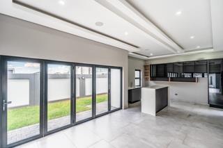 5 Bedroom Property for Sale in Six Fountains Residential Estate Gauteng