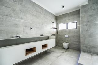 5 Bedroom Property for Sale in Six Fountains Residential Estate Gauteng