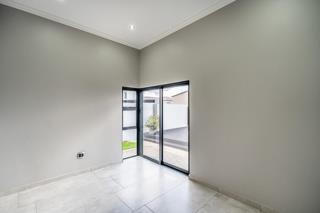 5 Bedroom Property for Sale in Six Fountains Residential Estate Gauteng