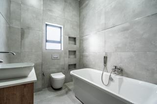 5 Bedroom Property for Sale in Six Fountains Residential Estate Gauteng