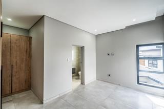 5 Bedroom Property for Sale in Six Fountains Residential Estate Gauteng