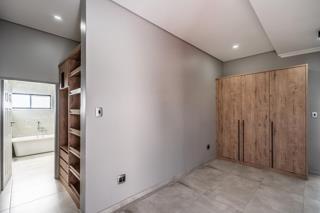 5 Bedroom Property for Sale in Six Fountains Residential Estate Gauteng