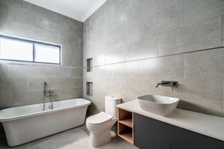 5 Bedroom Property for Sale in Six Fountains Residential Estate Gauteng