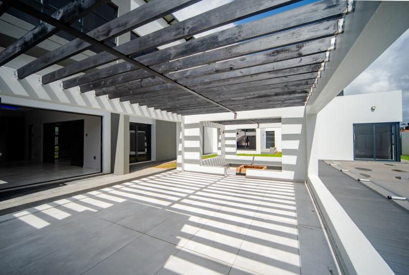 5 Bedroom Property for Sale in Six Fountains Residential Estate Gauteng