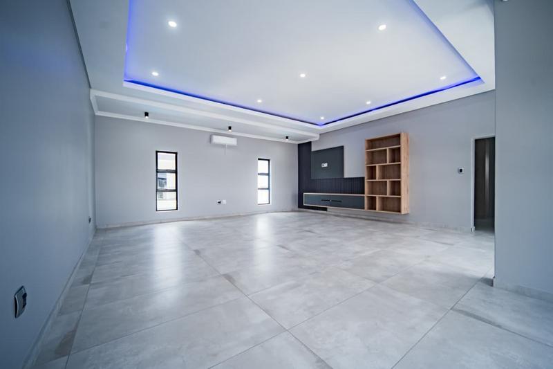 5 Bedroom Property for Sale in Six Fountains Residential Estate Gauteng