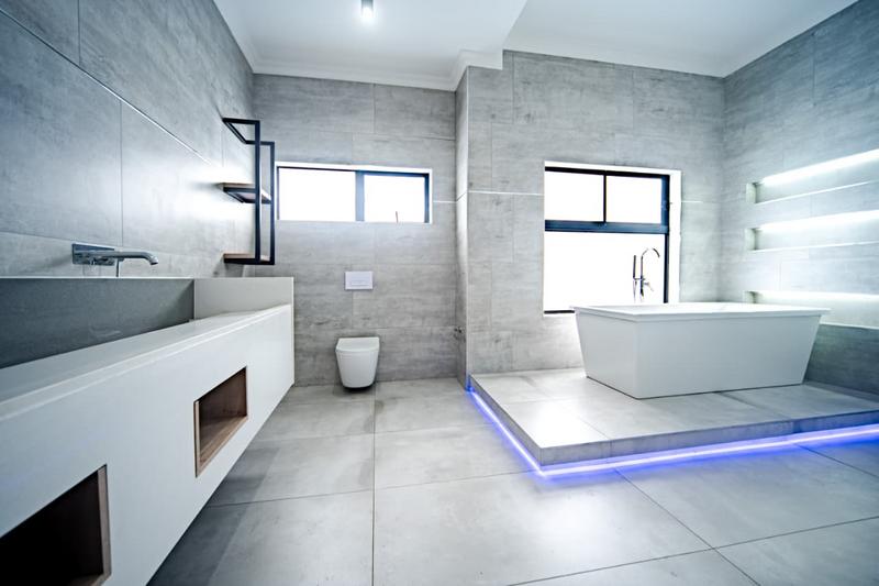 5 Bedroom Property for Sale in Six Fountains Residential Estate Gauteng