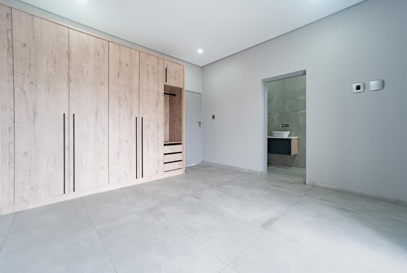 5 Bedroom Property for Sale in Six Fountains Residential Estate Gauteng